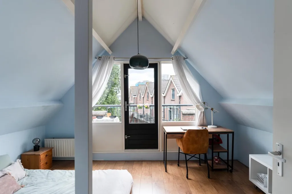 Magamistoad - Waterfront Duplex with Balcony in Rotterdam