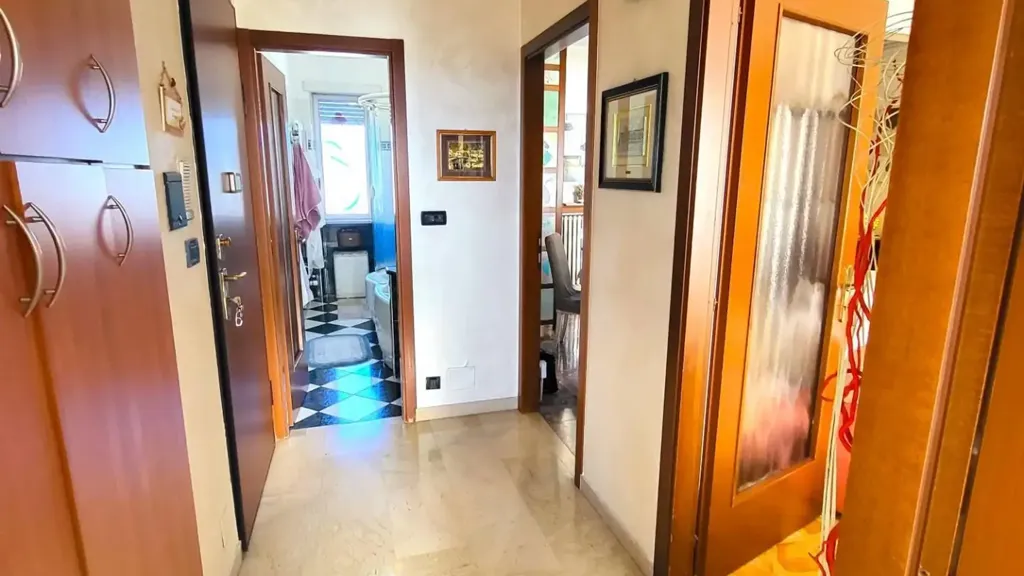 Entrée - Triplex with Panoramic View in Turin