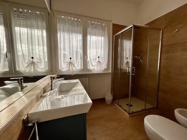 Salles de bain - Villa with Garden in Forte Dei Marmi Centre
