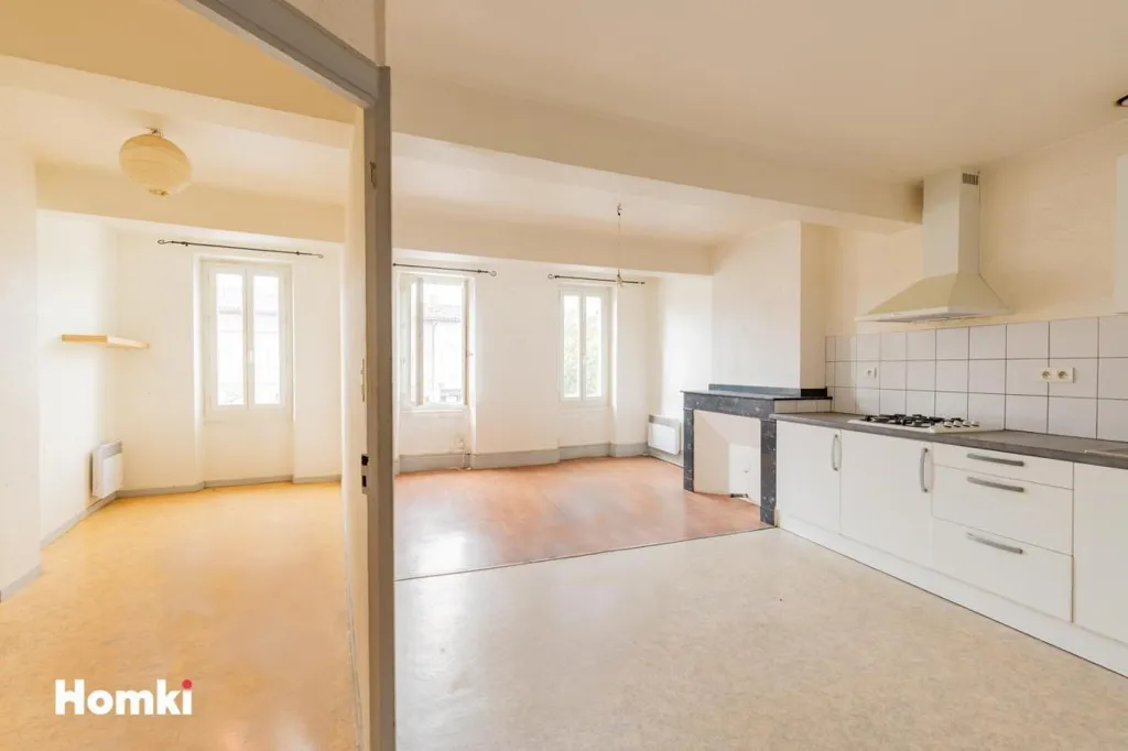 Cuisine - Maison de Ville Polyvalente à Proximité Idéale
