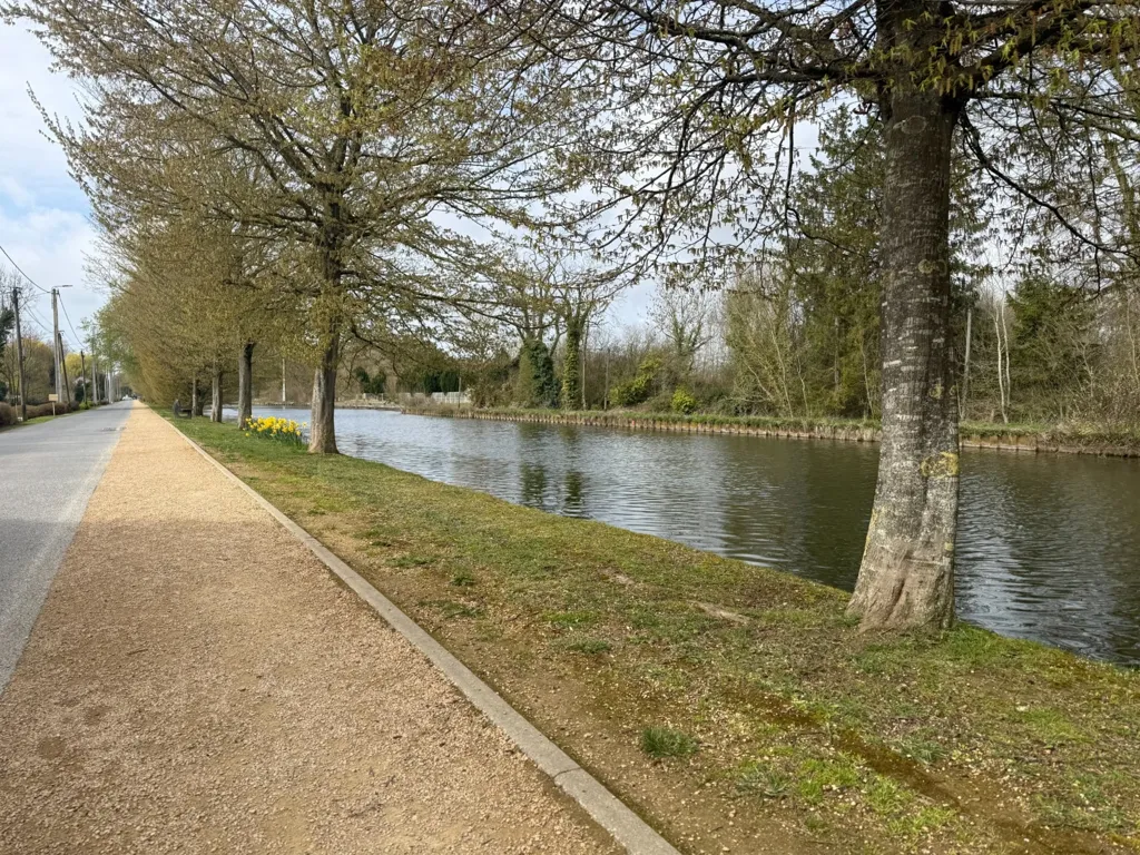 House with Canal View in Proville