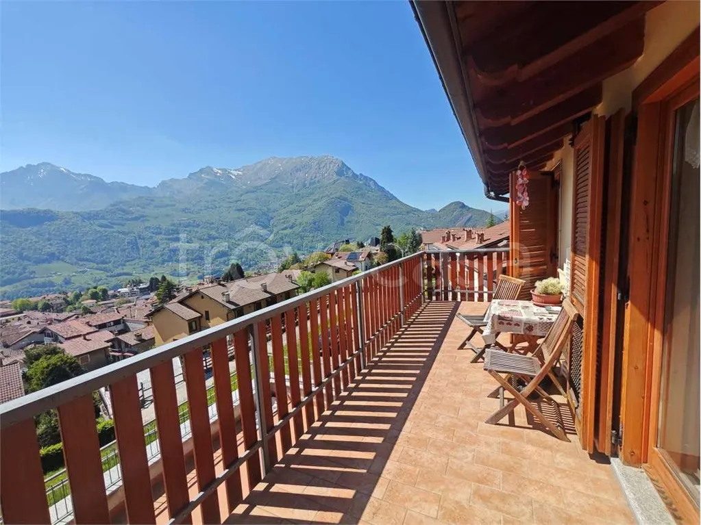 Balcon - Alpine-Style Apartment with Terraces in Barzio