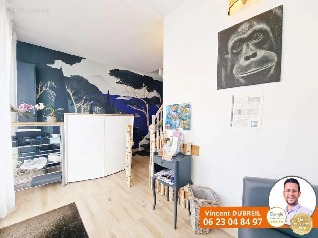 Bedrooms - Commercial Space with Conversion Potential in Vertou
