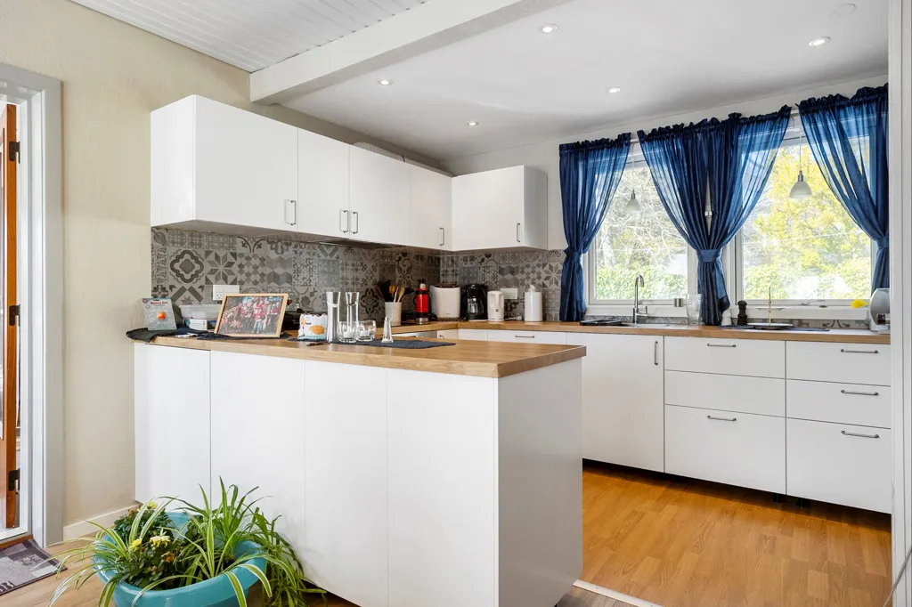 Köök - Updated Villa with Sea View in Sæby