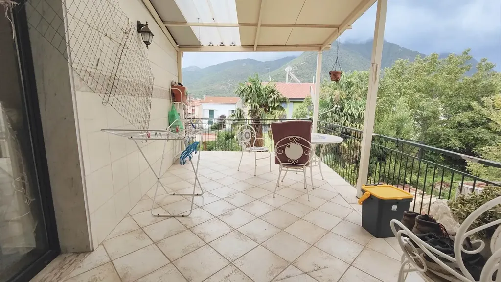 Terrasse - Three-Bedroom Apartment with Terrace in Serino