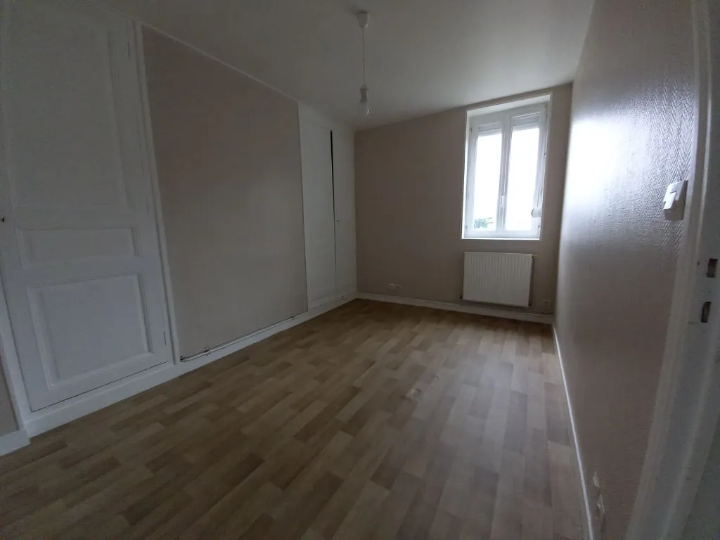 Pièces - Appartement 2 Pièces au Centre d'Étrépagny