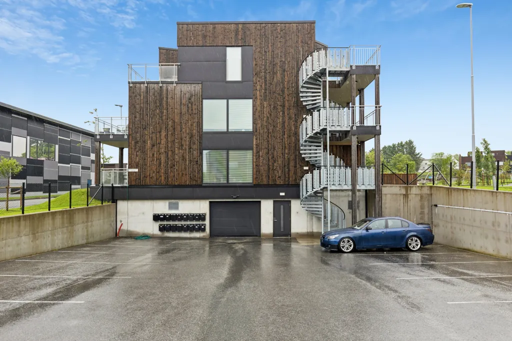 Exterior - Modern Flat with Lift and Garage in Karmøy
