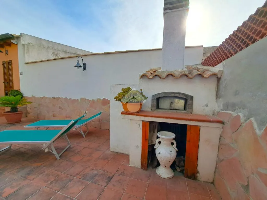 Terrasse - Ground Floor Apartment with Private Courtyard in Usini
