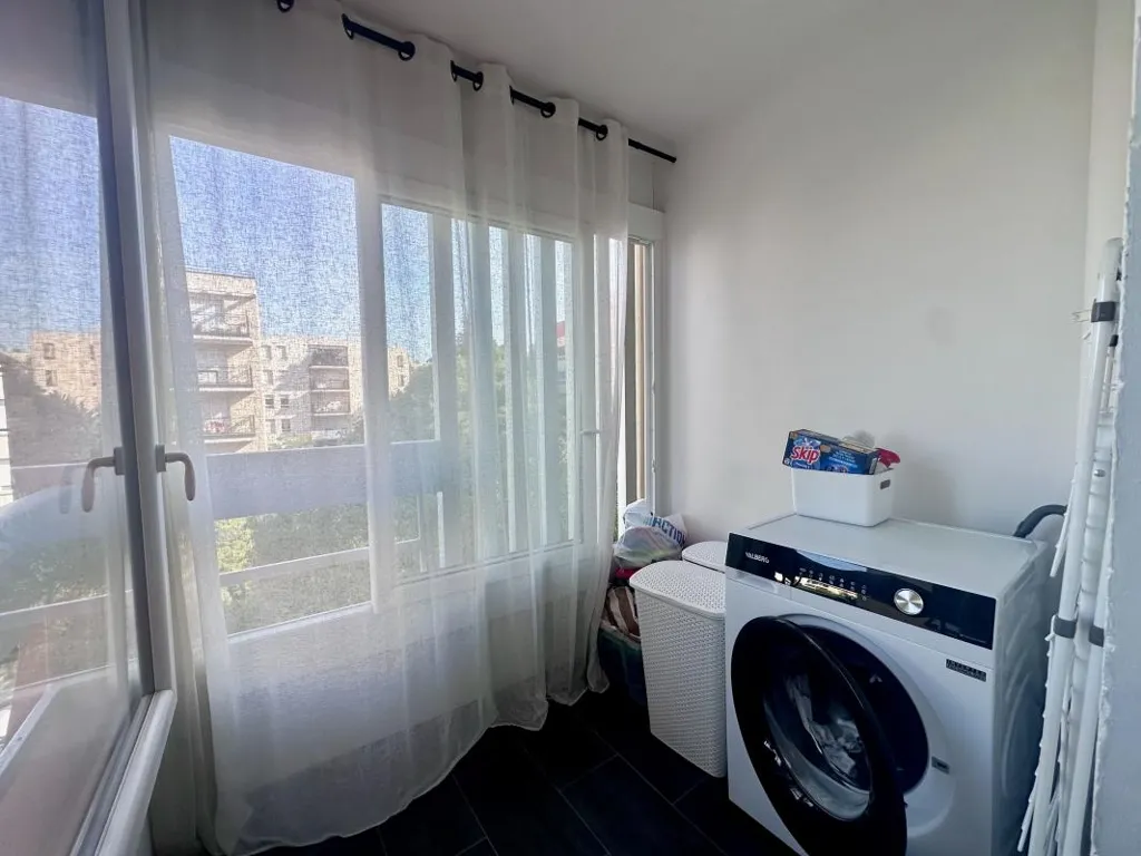Buanderie - Appartement T4 avec Loggias à Marseille 11ème