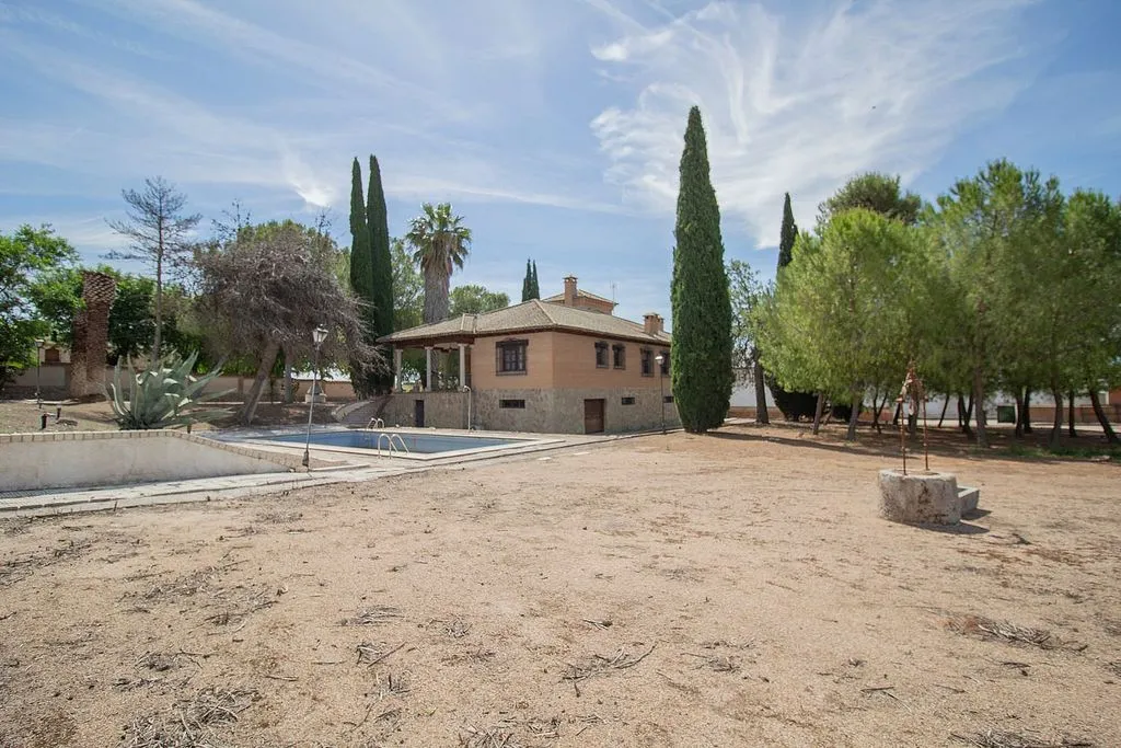 Piscine - Rustic House with Pool and Terrace in Carmena