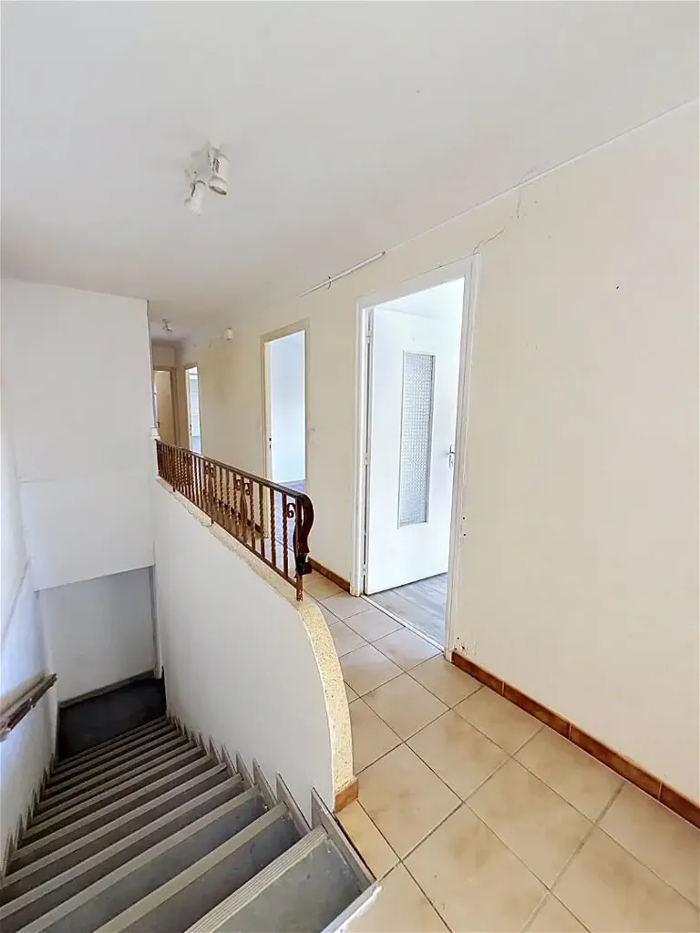Pièces - Maison à Fort Potentiel au Cœur de Baho
