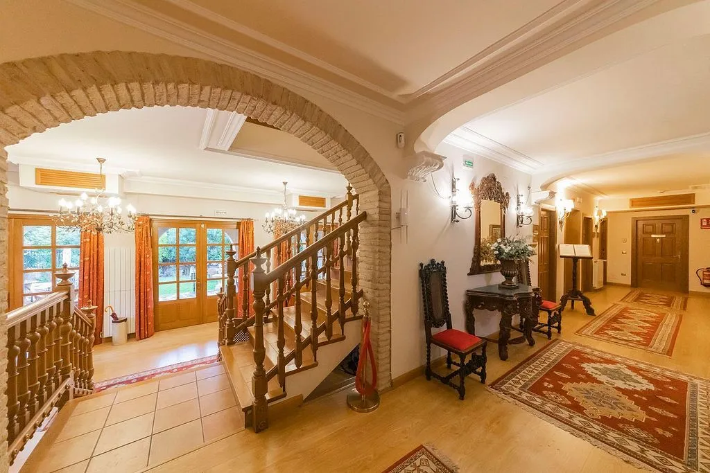 Entrée - Hotel Chalet with Pool in Olite