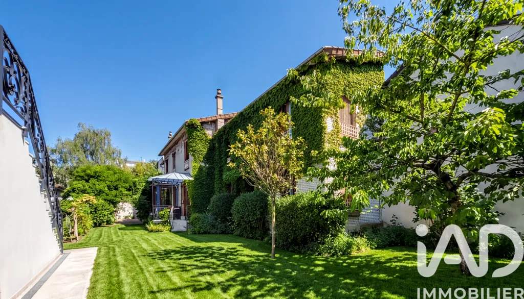 Aed - Exceptional 10-Piece House with Pool in Colombes