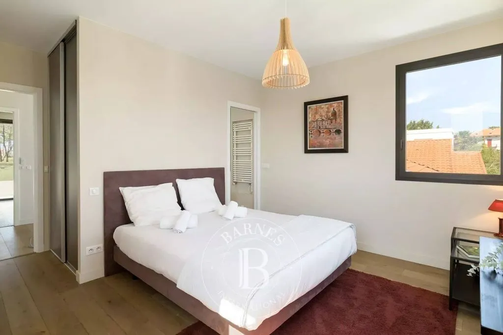 Chambres - Maison Luxueuse avec Piscine sur le Golf de Biarritz