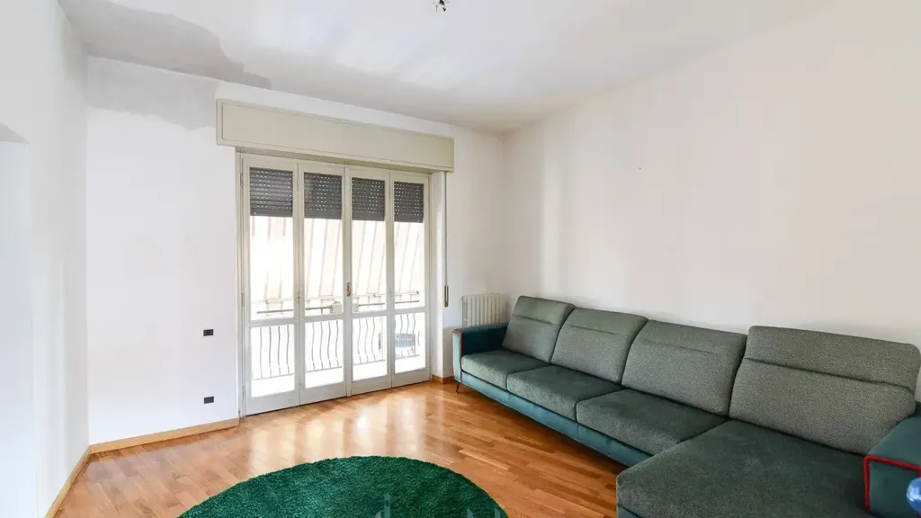 Elutuba - Semi-detached House with Garden in Giussano
