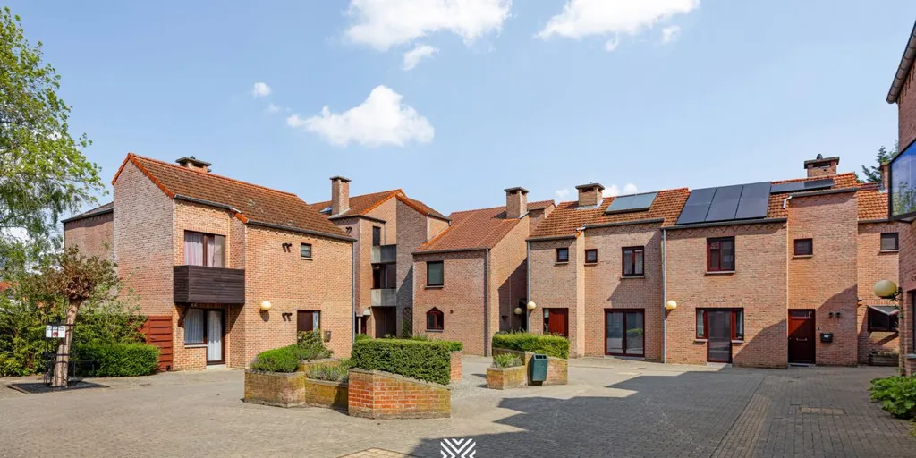 Aed - Renovable Plot with Garage in Runkst, Hasselt