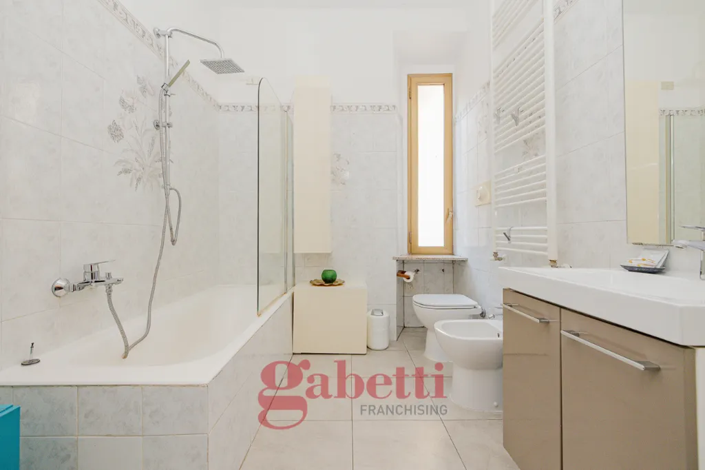Bagni - Appartamento con terrazzino in stabile d'epoca a Milano