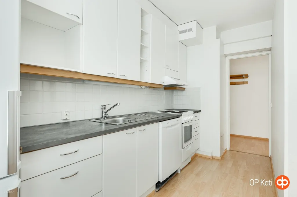 Cuisine - Modernised Apartment with Balcony in Kaukovainio