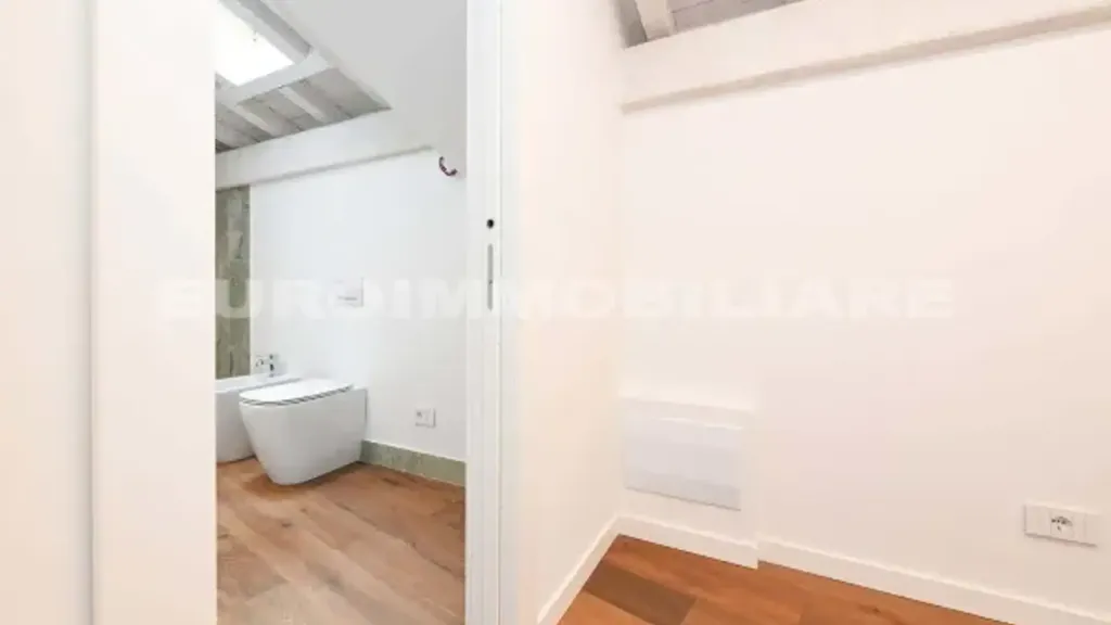 Salles de bain - Luxury Penthouse with Panoramic View in Brescia