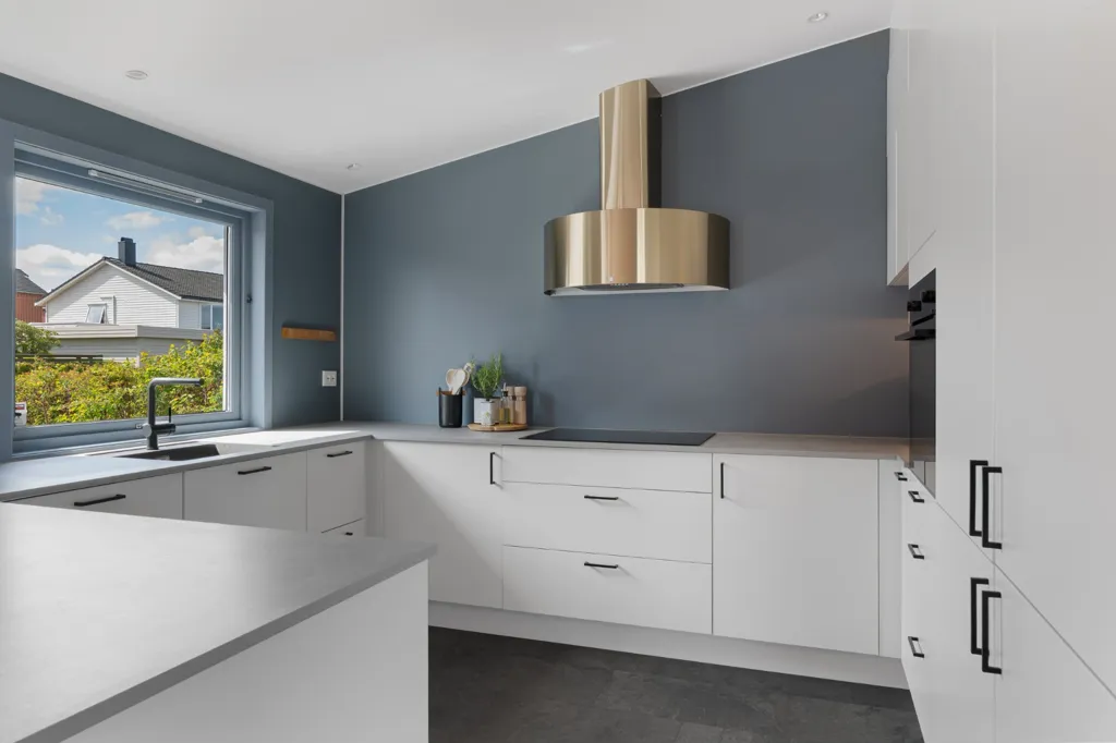 Cuisine - Family Home with Corner Plot in Tasta/Vardeneset