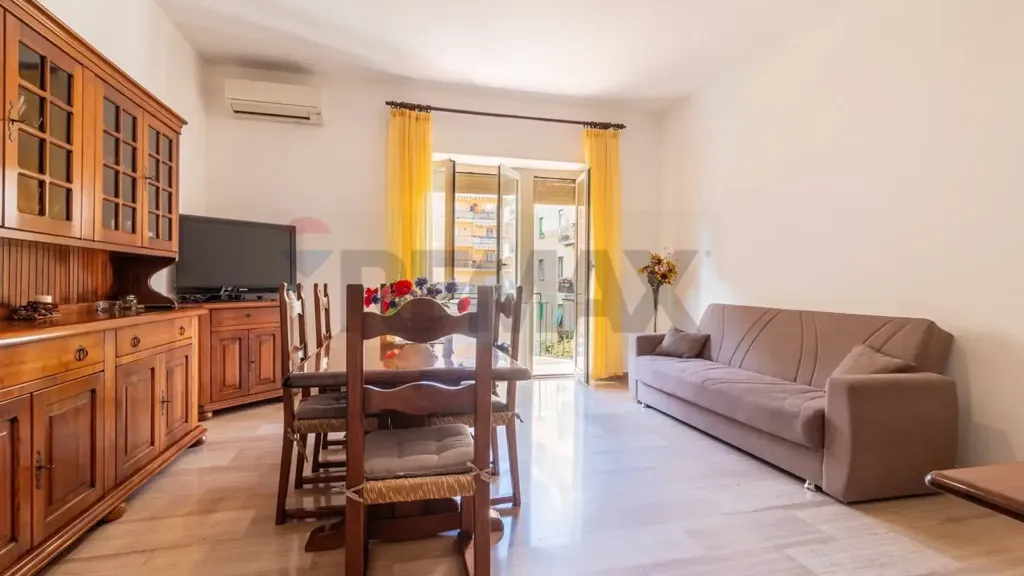 Living Room - Apartment with Balconies in Cappuccini, Viterbo