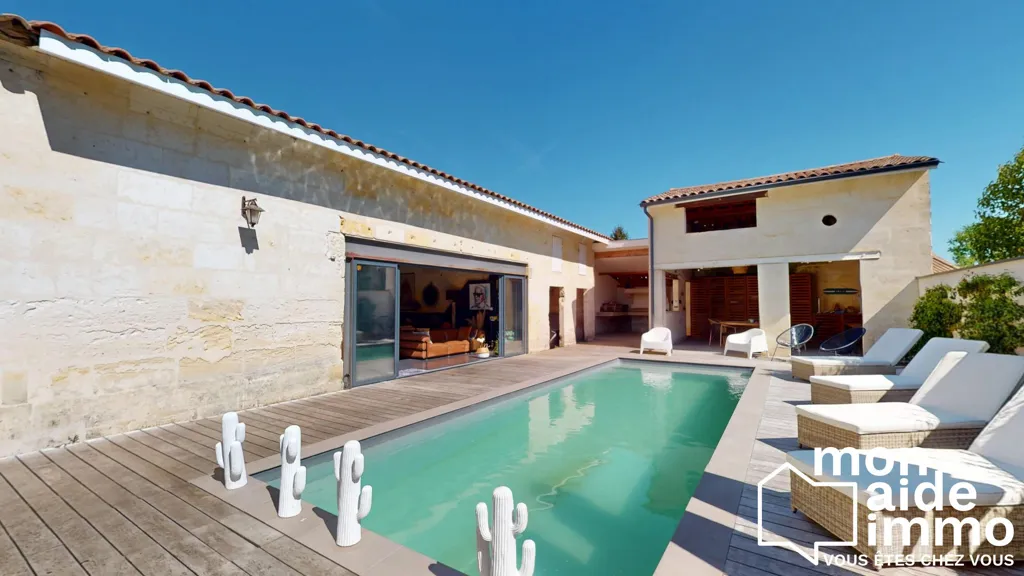 Piscine - Maison de Charme avec Piscine à Vayres