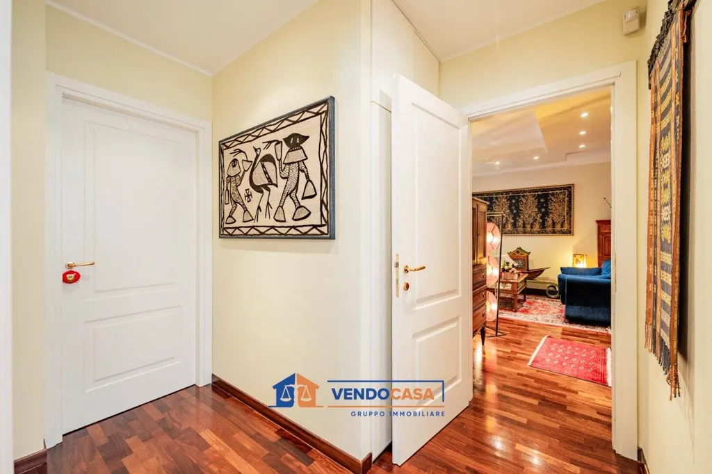 Esik - Apartment with Balcony and Box in Fossano