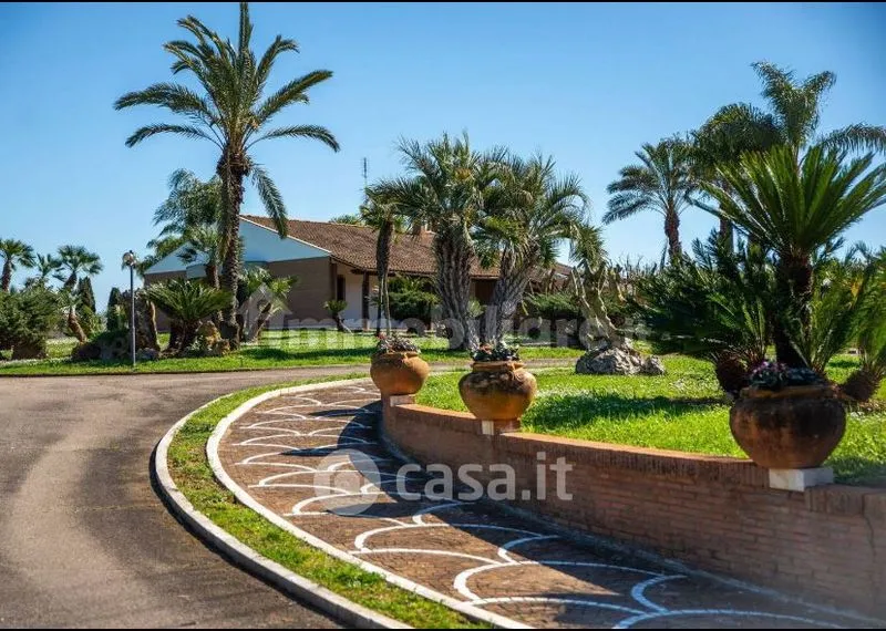 Välivaade - Villa with Pool and Private Park in Latina