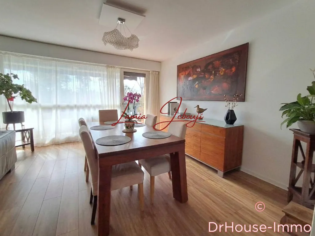 Salle à manger - Appartement Traversant avec Balcon à Pessac Centre