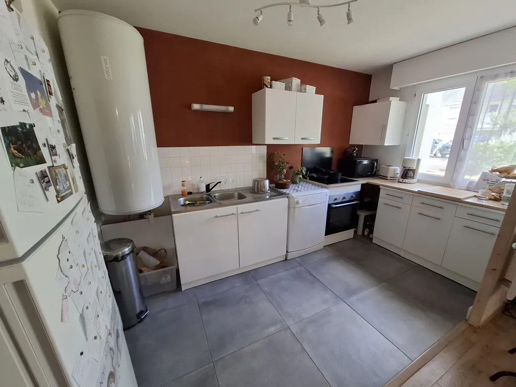 Küche - 3-Bed Flat with Parking in Madeleine