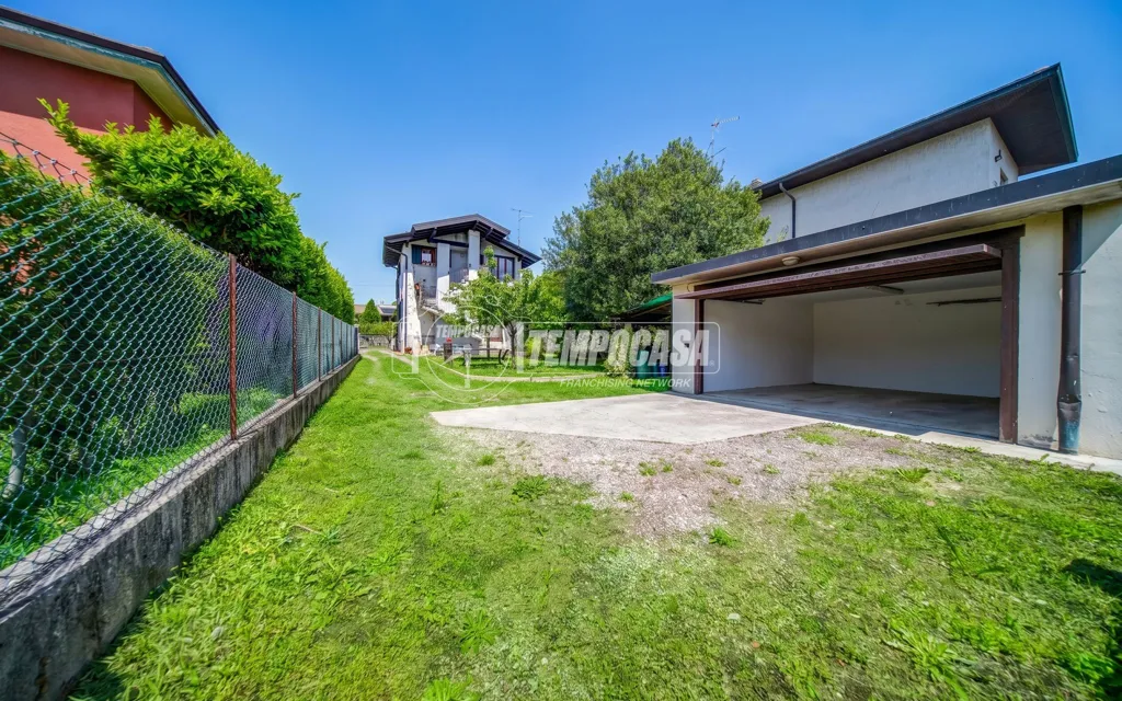 Jardin - Bifamiliar Villa with Garden in Somma Lombardo