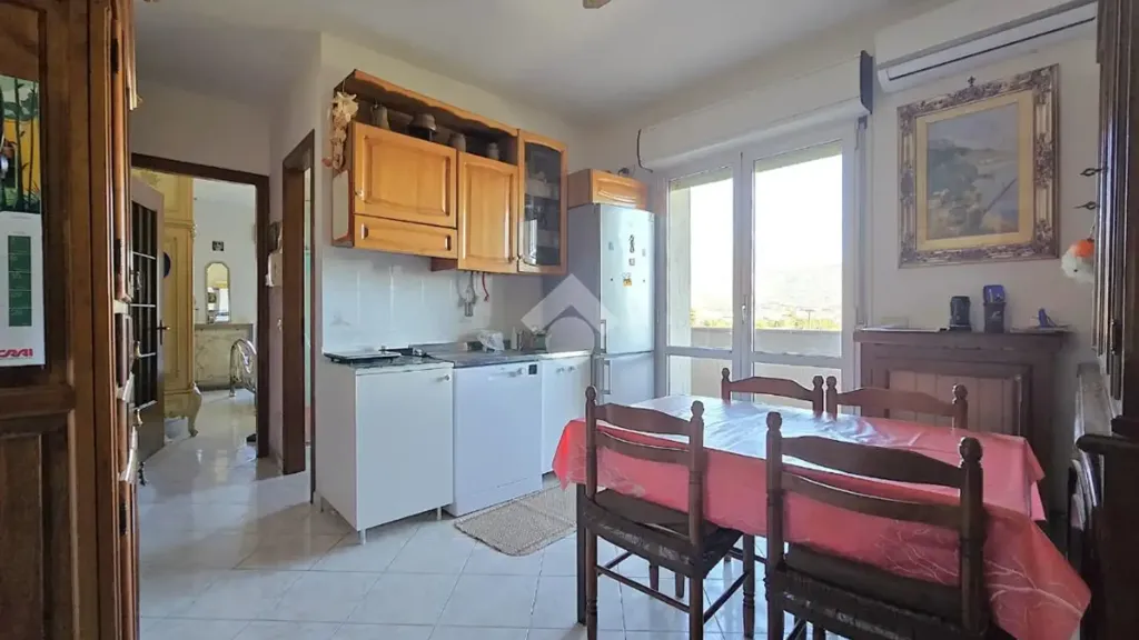 Söögituba - Apartment with Balcony in Central Albenga