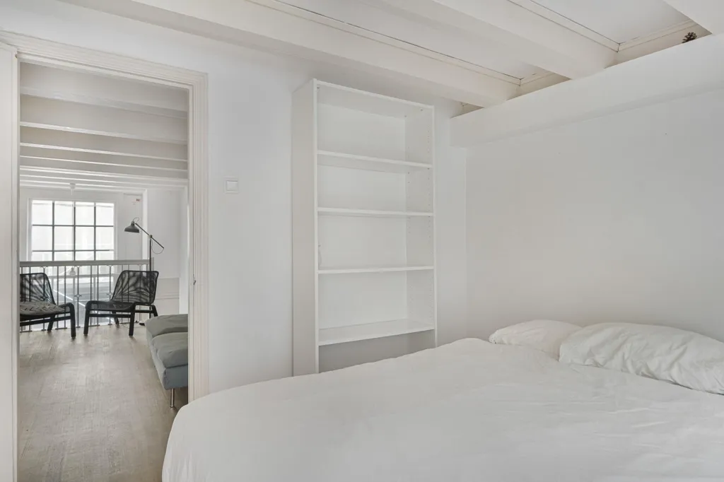 Magamistoad - Historic Canal House with Two Units in Amsterdam