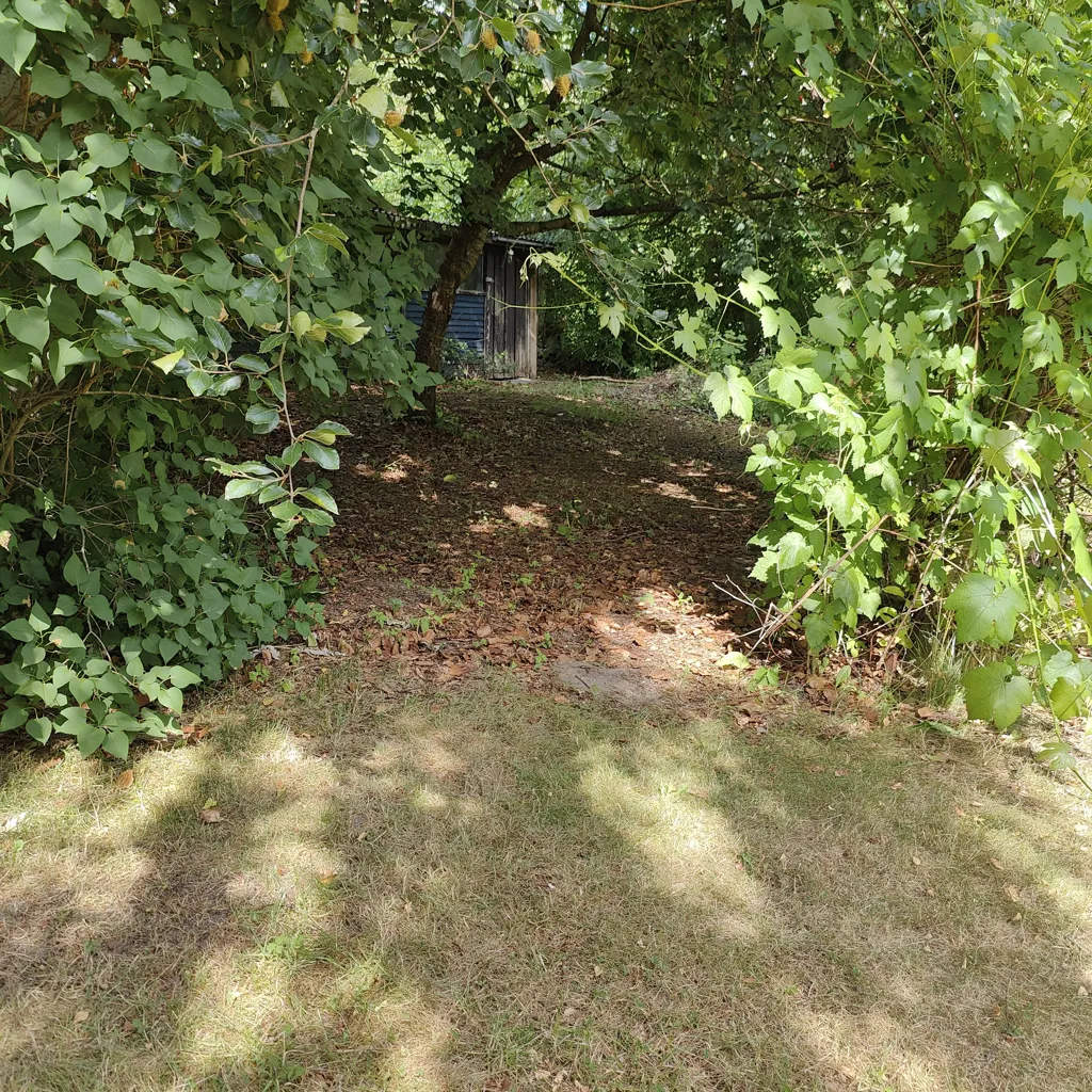 Jardin - Handcrafted Cottage with Unique Garden in Kielstrup