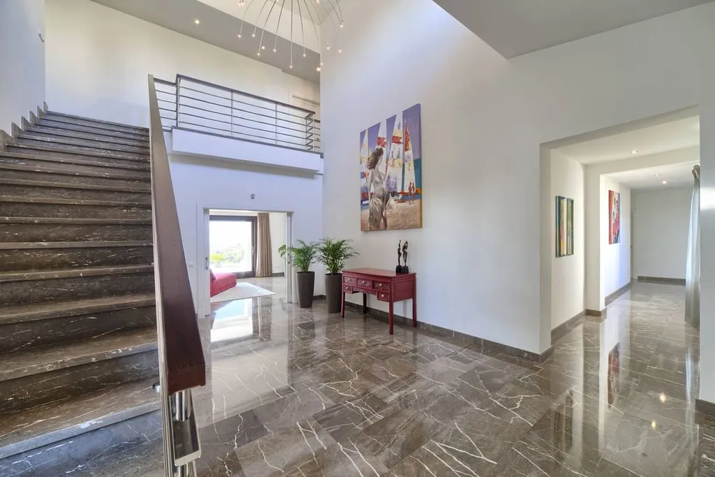 Entrée - Luxury Villa with Private Pool in Benahavís