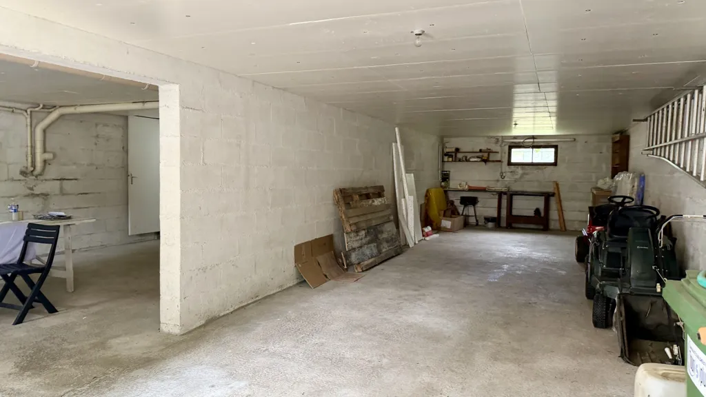 Garage - Maison avec jardin et garage à Savonnières