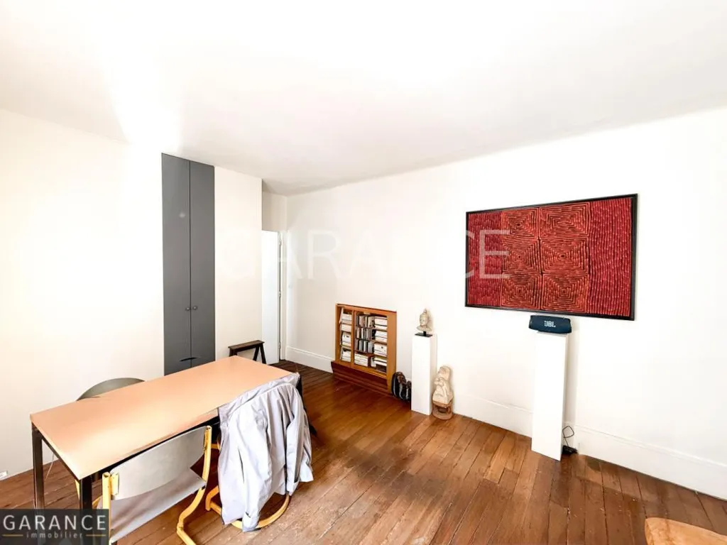 Office - Charming 3-Piece Paris Flat, Top Floor