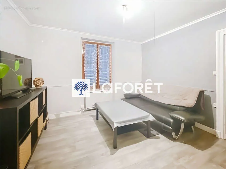 Elutuba - Charming Flat in Historic Crespières