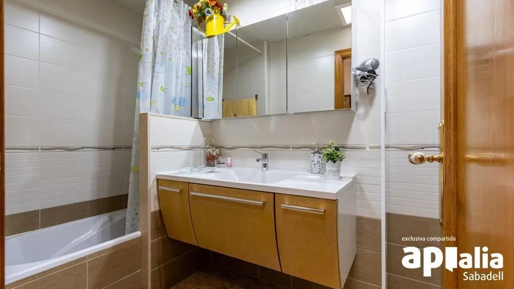 Salles de bain - Luxury Villa with Garden in Terrassa