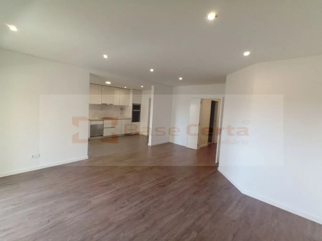 Elutuba - Luxury Duplex Flat with Open Space in Seixal