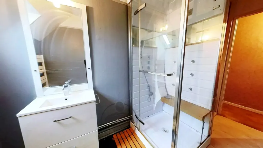 Salles de bain - Maison Mitoyenne avec Jardin à Volstroff