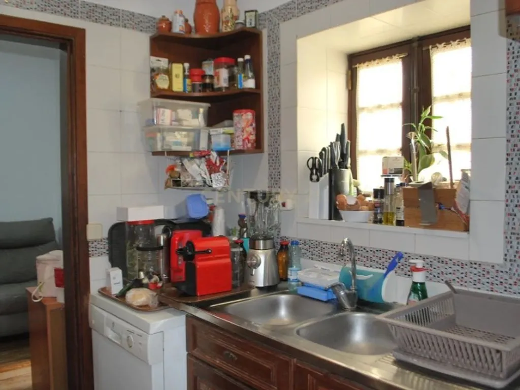 Köök - Semi-Detached House with Good Light in Almada