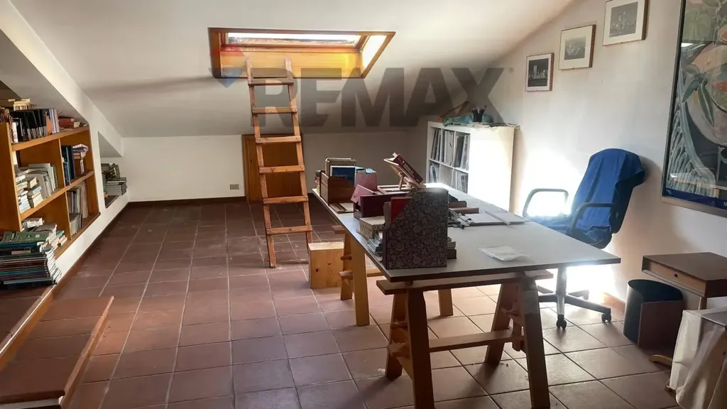 Kabinet - Villa with Lake View in Gavirate
