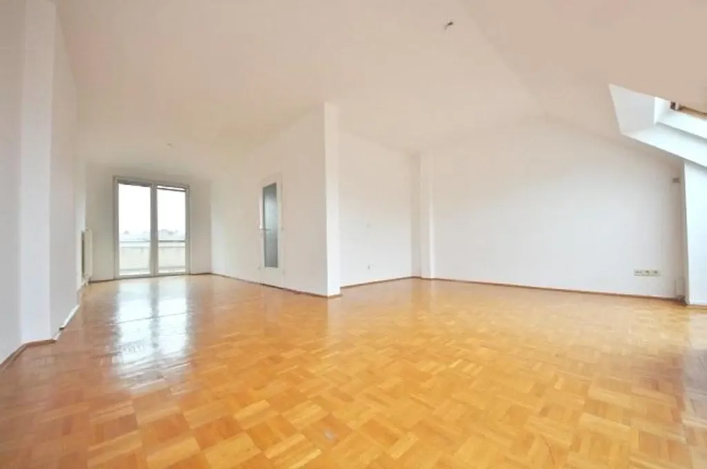 Living Room - Penthouse with Terrace in Unter St.Veit, Hietzing