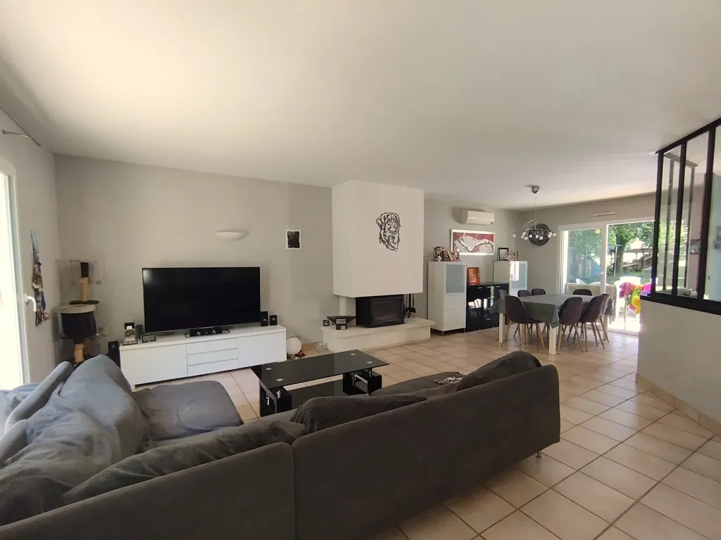 Living Room - Quiet House with Large Garden in Drefféac