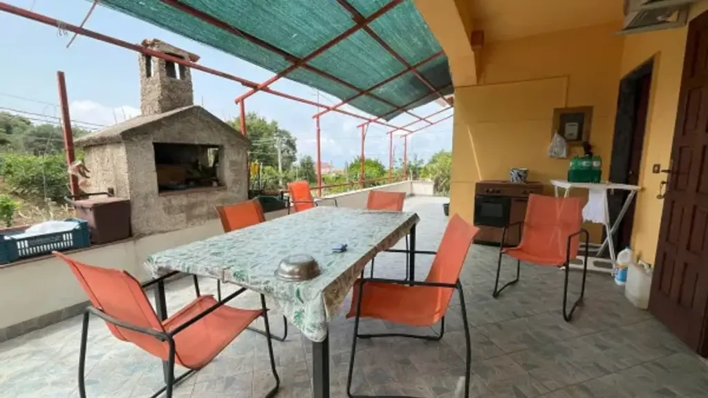 Terrass - Rustic Apartment with Garden in Vrasi