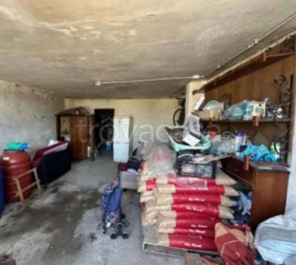 Garage - Apartment with Balcony in Sanfrè