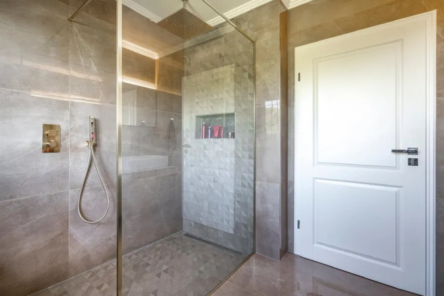 Salles de bain - Villa Rénovée avec Vue sur la Nature à Hellange