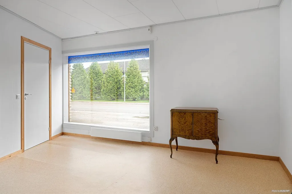 Pièces - Two-Storey Villa with Garden in Central Location