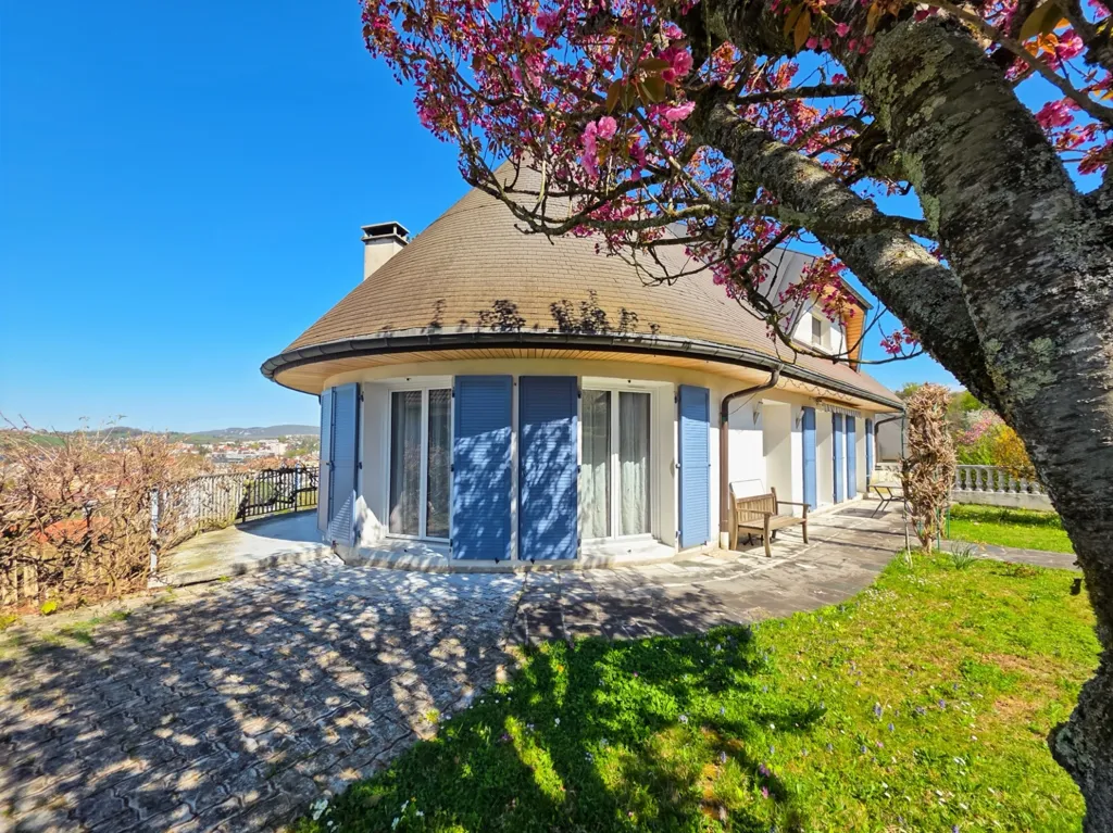 Esterno - Architect House with Panoramic View in Lons-le-Saunier